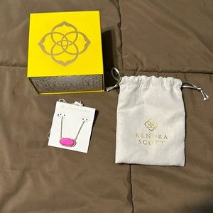 Kendra Scott necklace